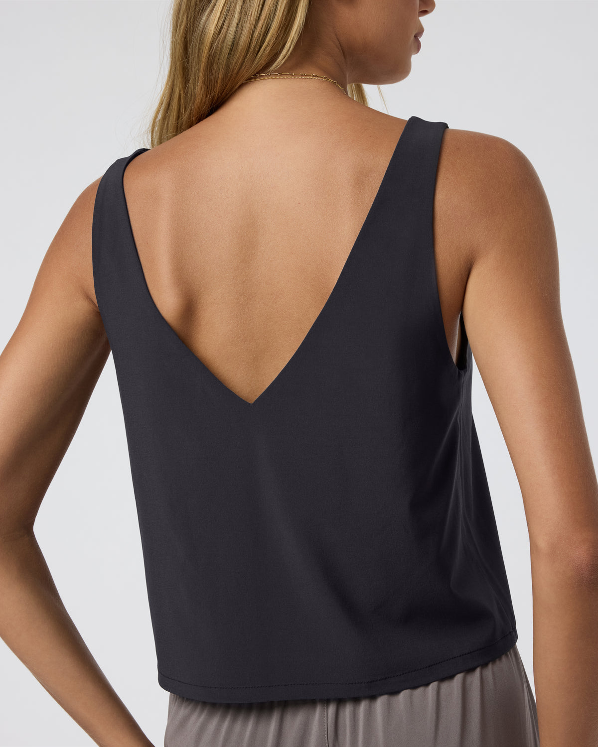Villa Cropped Tank Black | Vuori outlet - US 3736