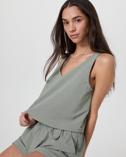 Villa Textured Crop Tank Laurel | Vuori discount - US 9005
