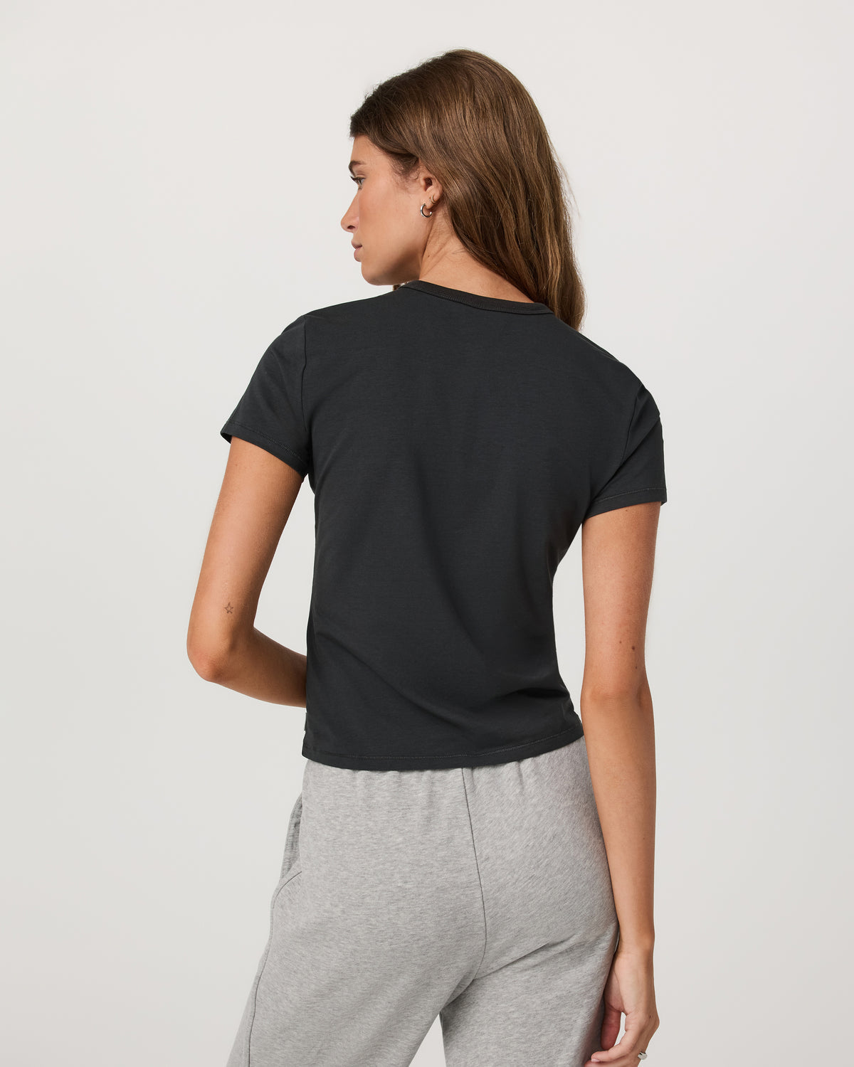 Short Sleeve Feather Classic Tee Washed Black T-Shirt | Vuori discount - US 5753