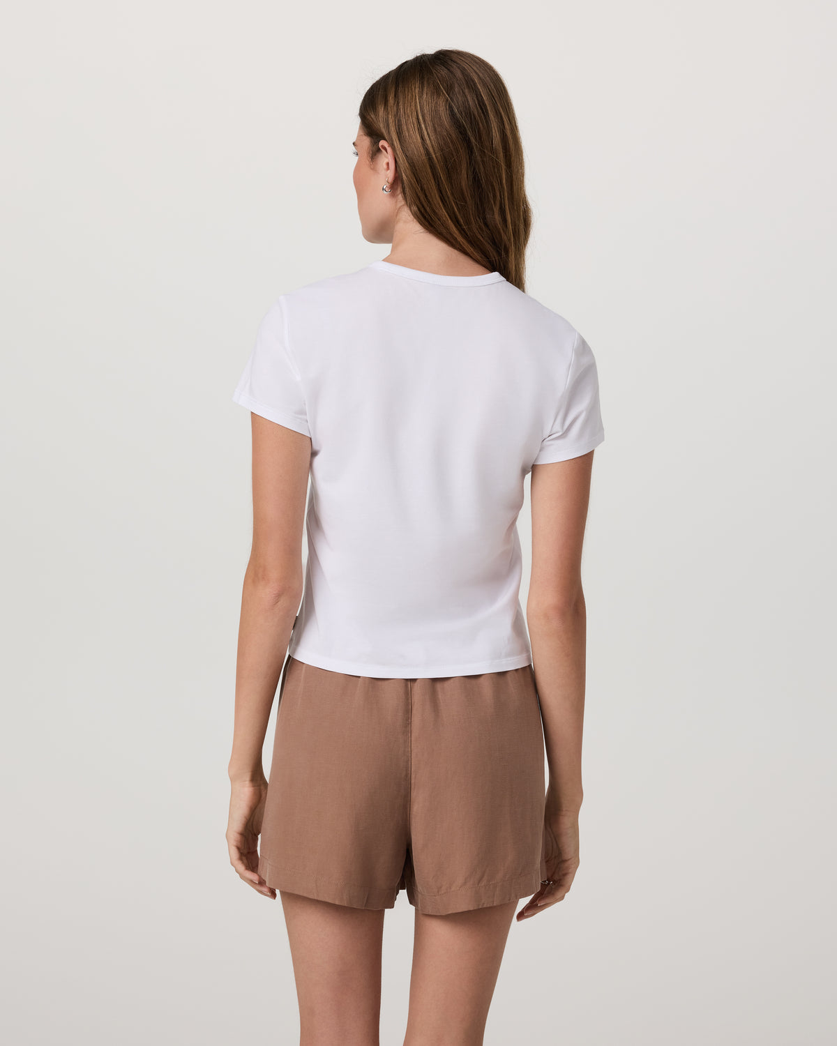 Short Sleeve Feather Classic Tee Women's White T-Shirt | Vuori outlet - US 7704