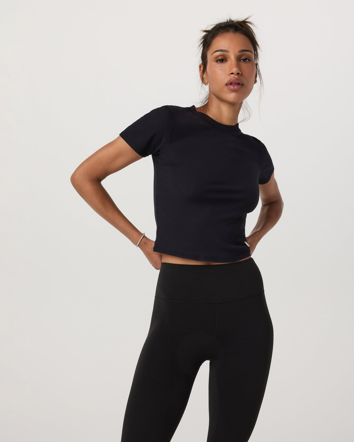 Pose Fitted Tee Women's Black Fitted Shirt | Vuori shop - US 2457