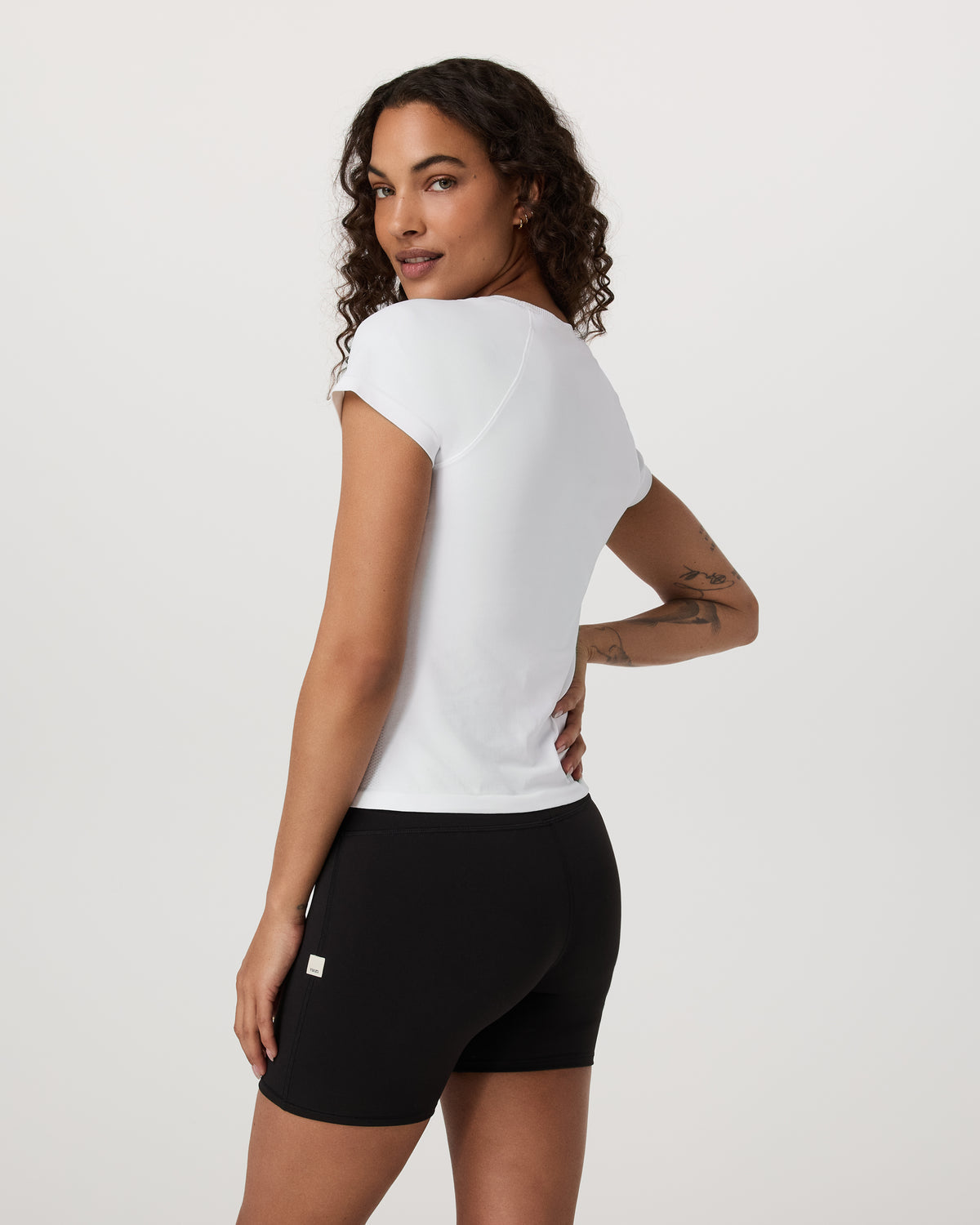 Short Sleeve Seamless Surge Tee White | Vuori onsale - US 6763