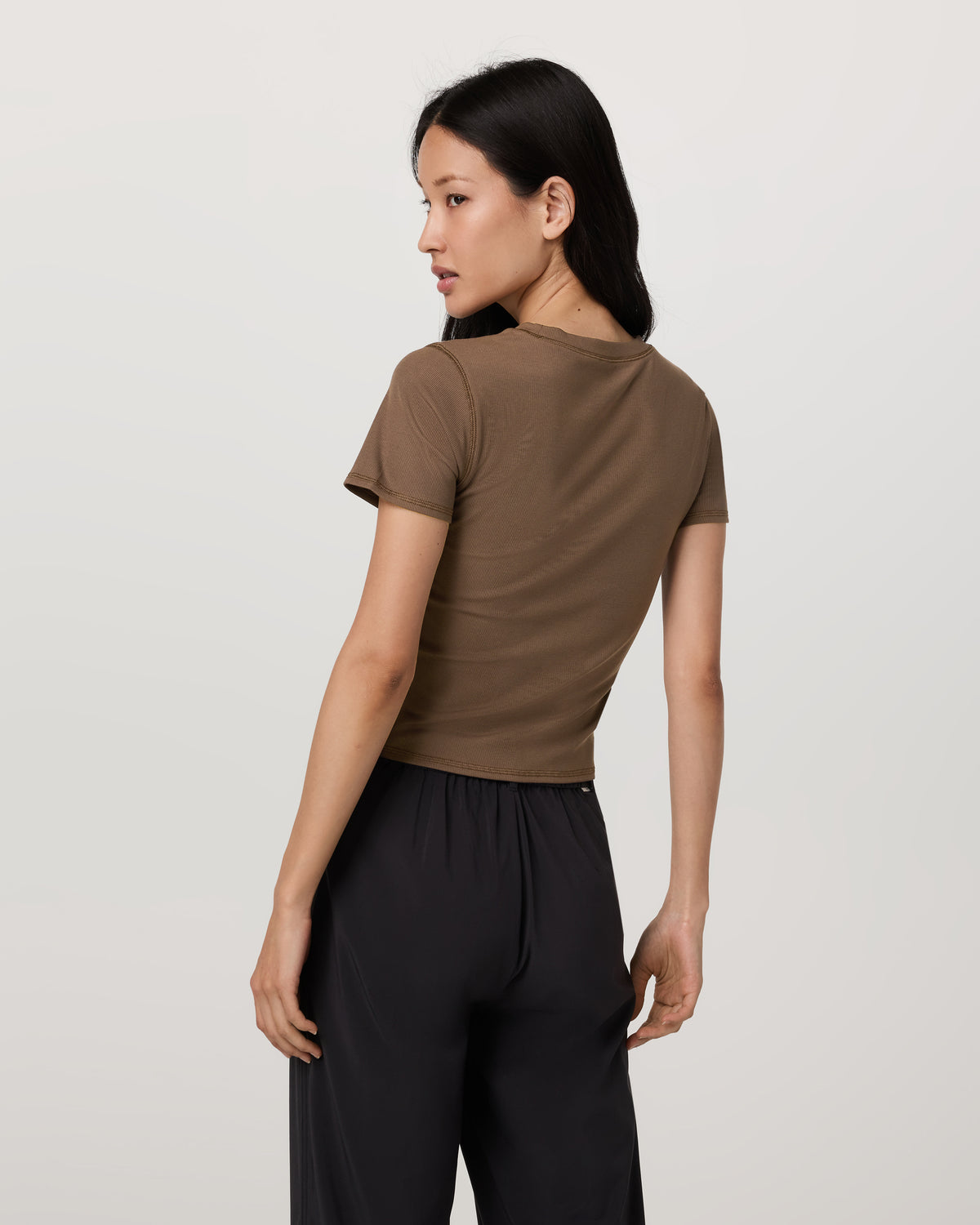 Pose Fitted Tee Women's Espresso T-Shirt | Vuori shop - US 7419