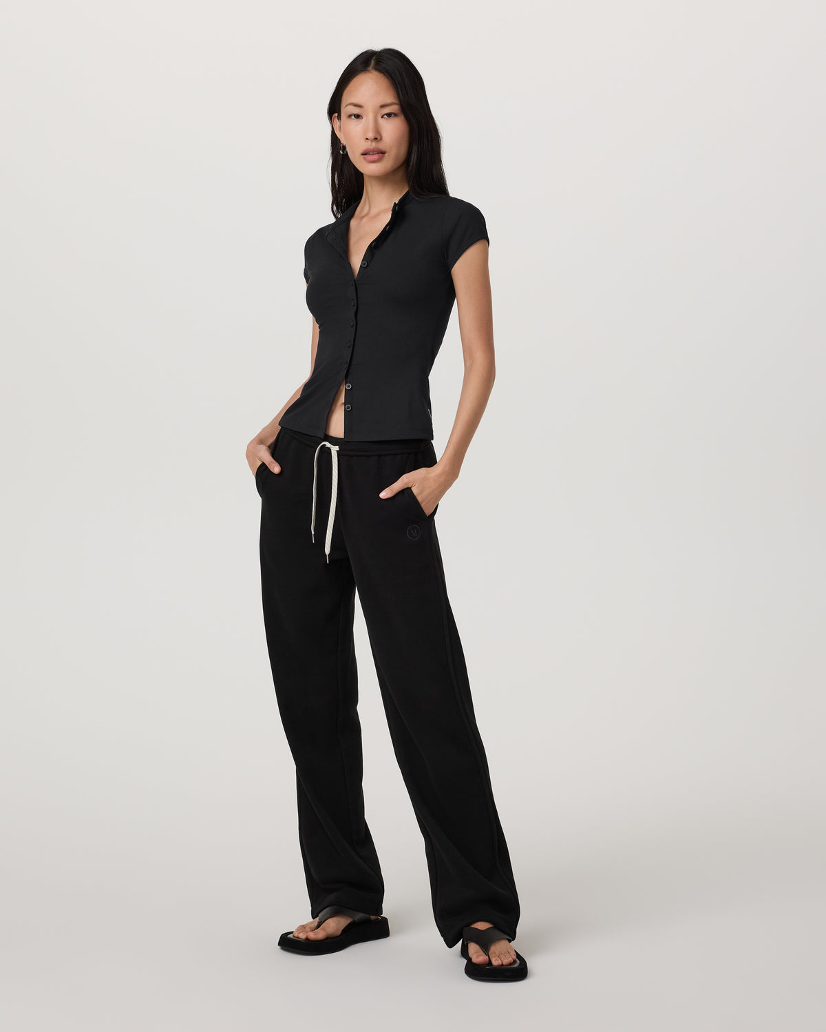 Short Sleeve Pose Button Up Women's Black Crewneck| Vuori | Vuori shop - US 9469