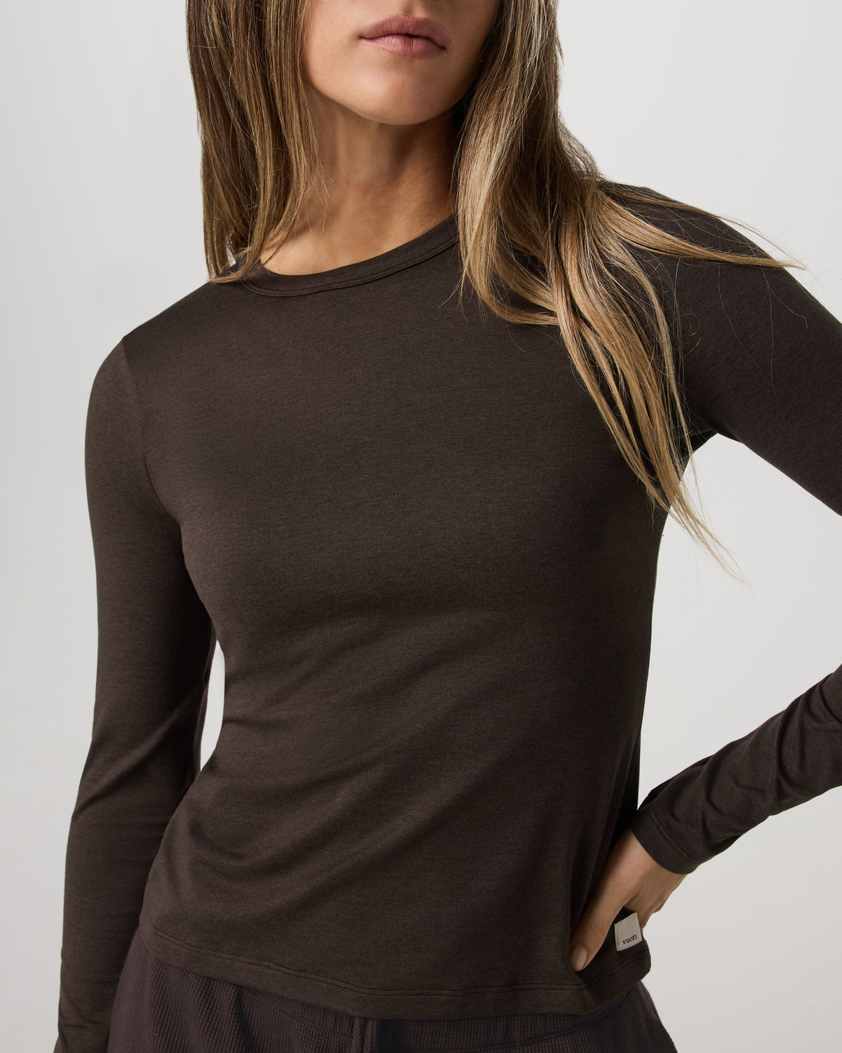 Long Sleeve Halo Essential Crew Tee Dark Java Heather | Vuori onsale - US 6043