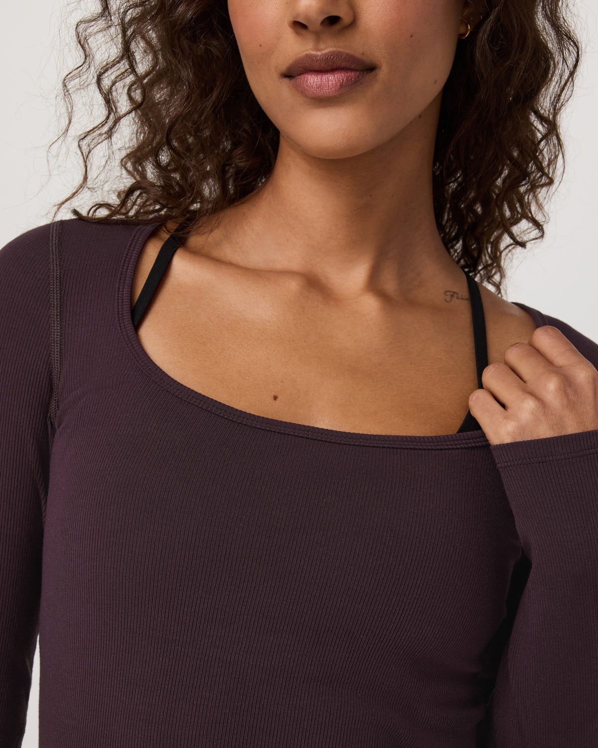 Long Sleeve Cove Ultra Scoop Women's Raisin Shirt | Vuori online - US 5011