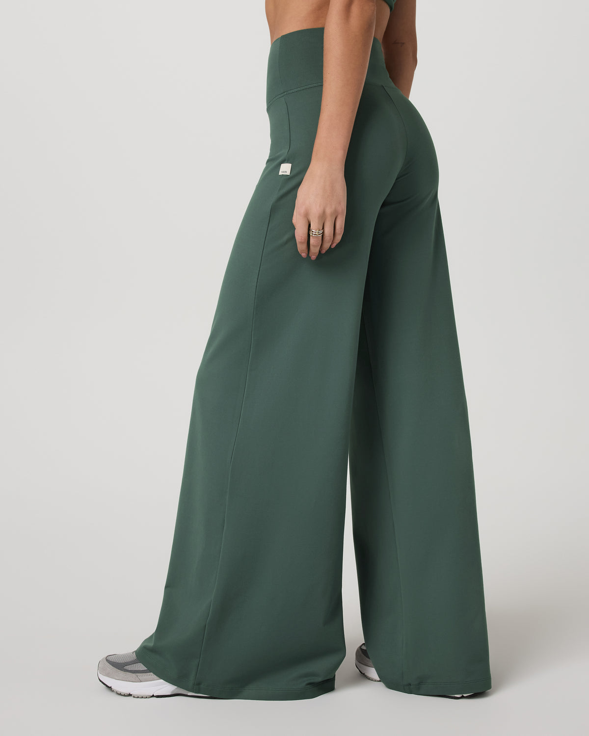 Halo Easy Wideleg Pant - Long Women's Agate Green Pants | Vuori shop - US 3790