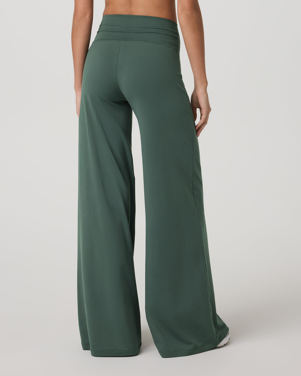 Halo Easy Wideleg Pant - Long Women's Agate Green Pants | Vuori shop - US 3790