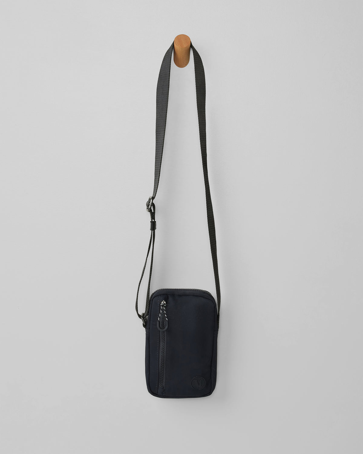 All Around Crossbody Black Bag | Vuori online - US 8404