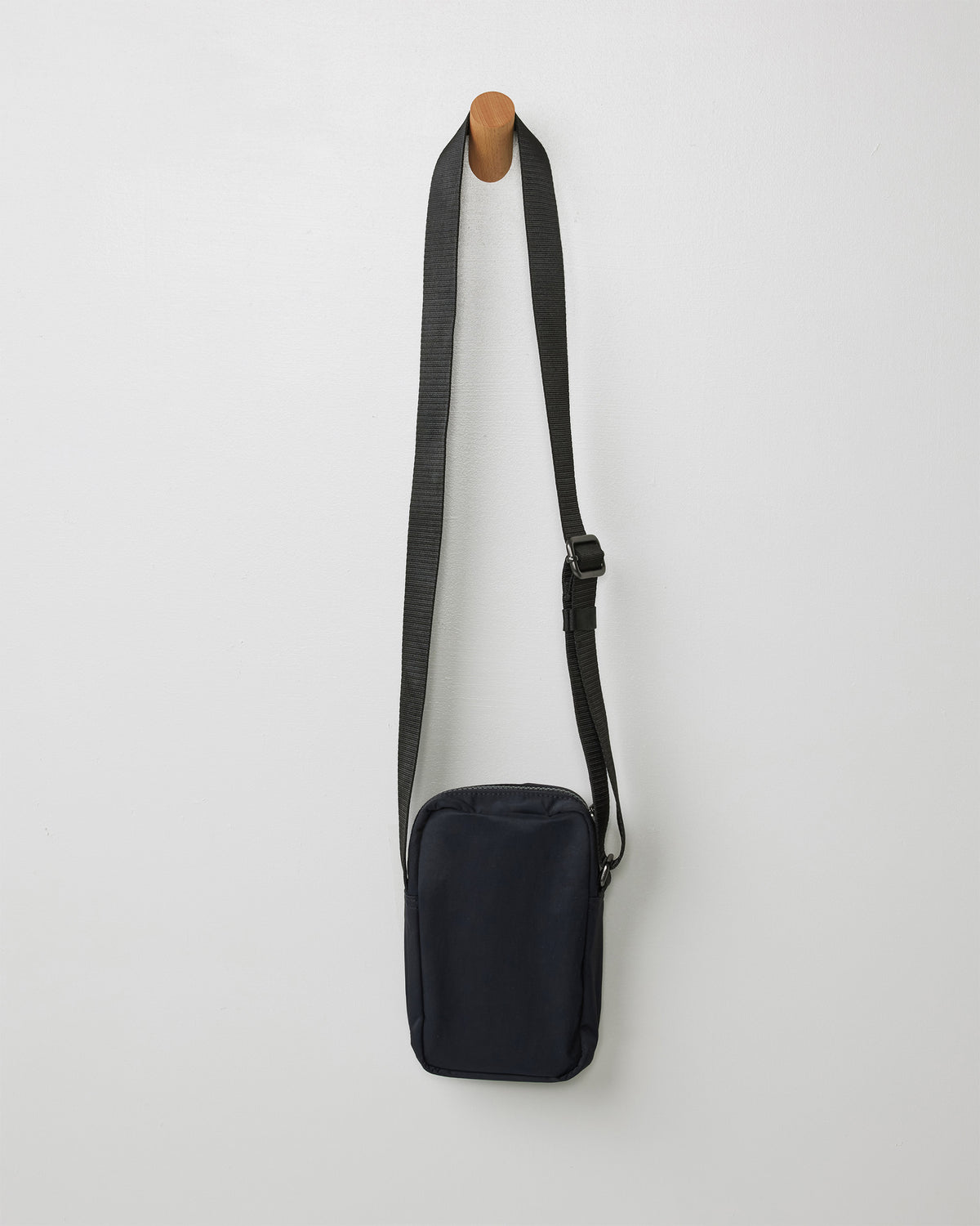 All Around Crossbody Black Bag | Vuori online - US 8404