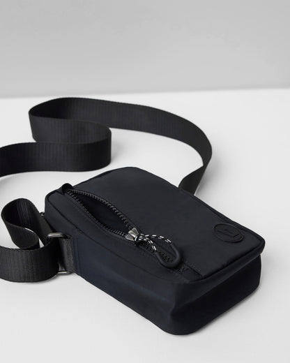 All Around Crossbody Black Bag | Vuori online - US 8404