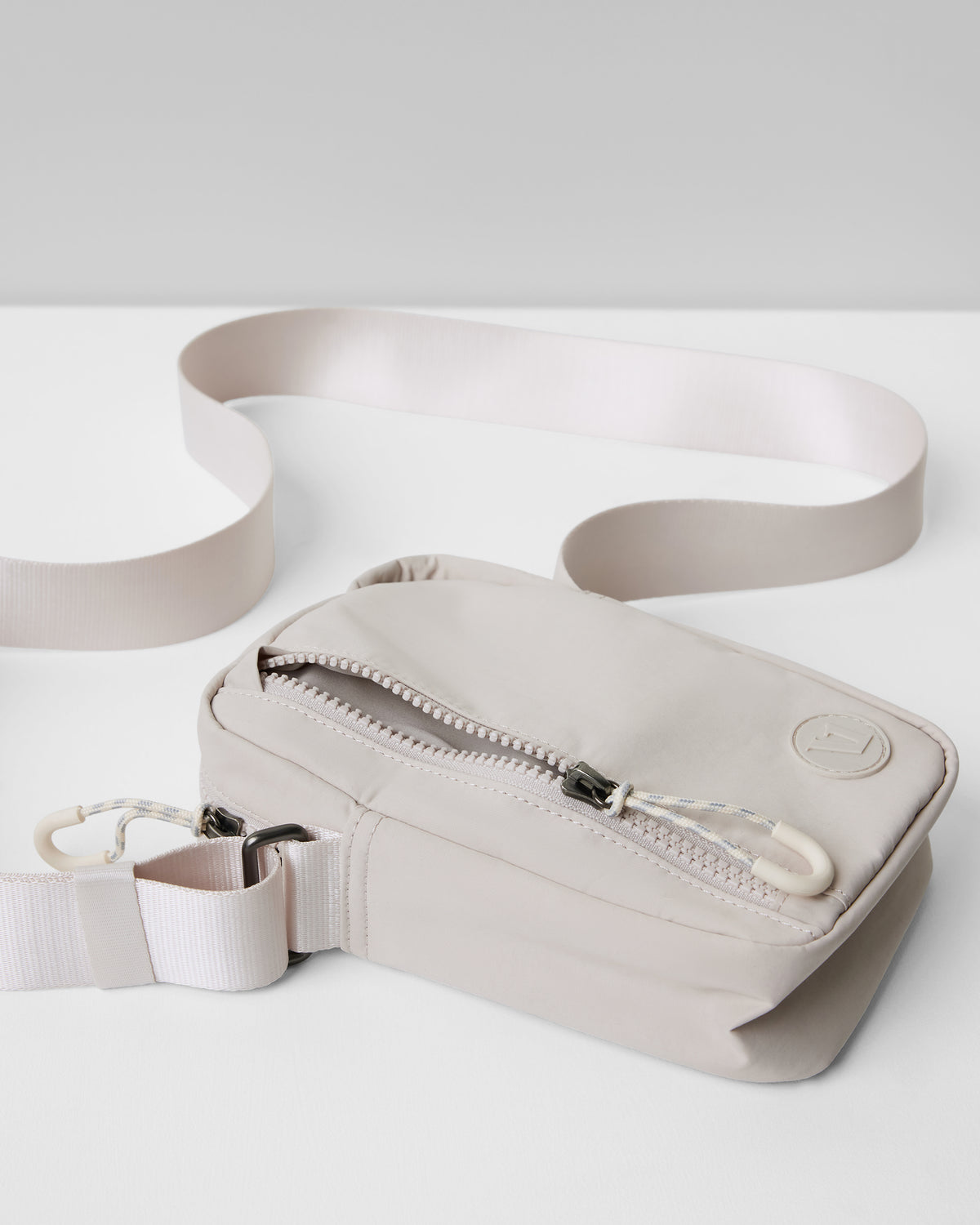All Around Crossbody Ecru Bag | Vuori shop - US 7106