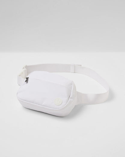 All Around Hip Pack White Waist Bag | Vuori online - US 4936