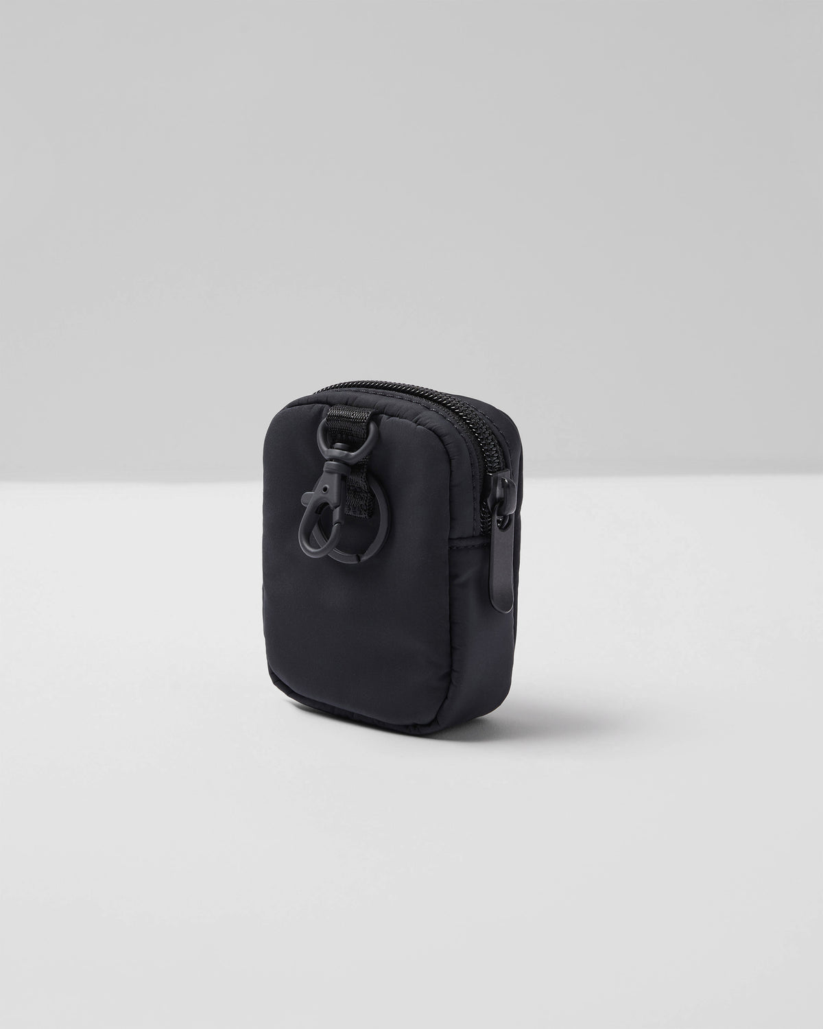 Pursuits Pouch Black | Vuori onsale - US 3749