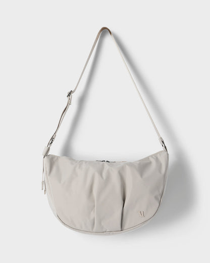 Vuori Carryall Stylish Dark Salt Modern Crescent Bag | Vuori for sale - US 2617