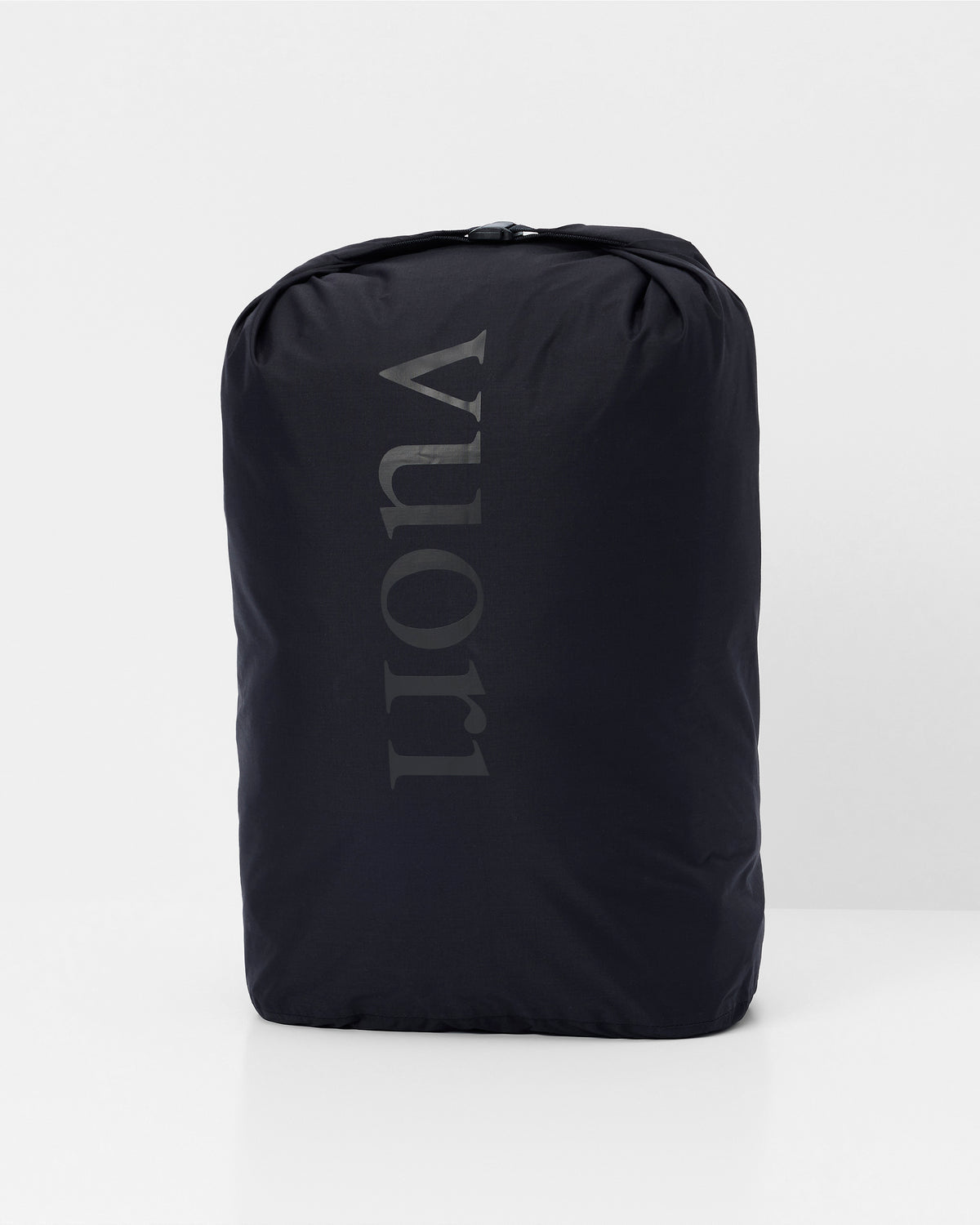 Packable Travel Bag Lightweight Black Roll Top Bag | Vuori online - US 3786