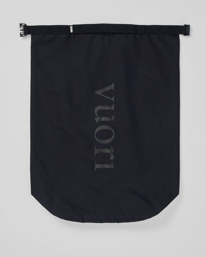 Packable Travel Bag Lightweight Black Roll Top Bag | Vuori online - US 3786