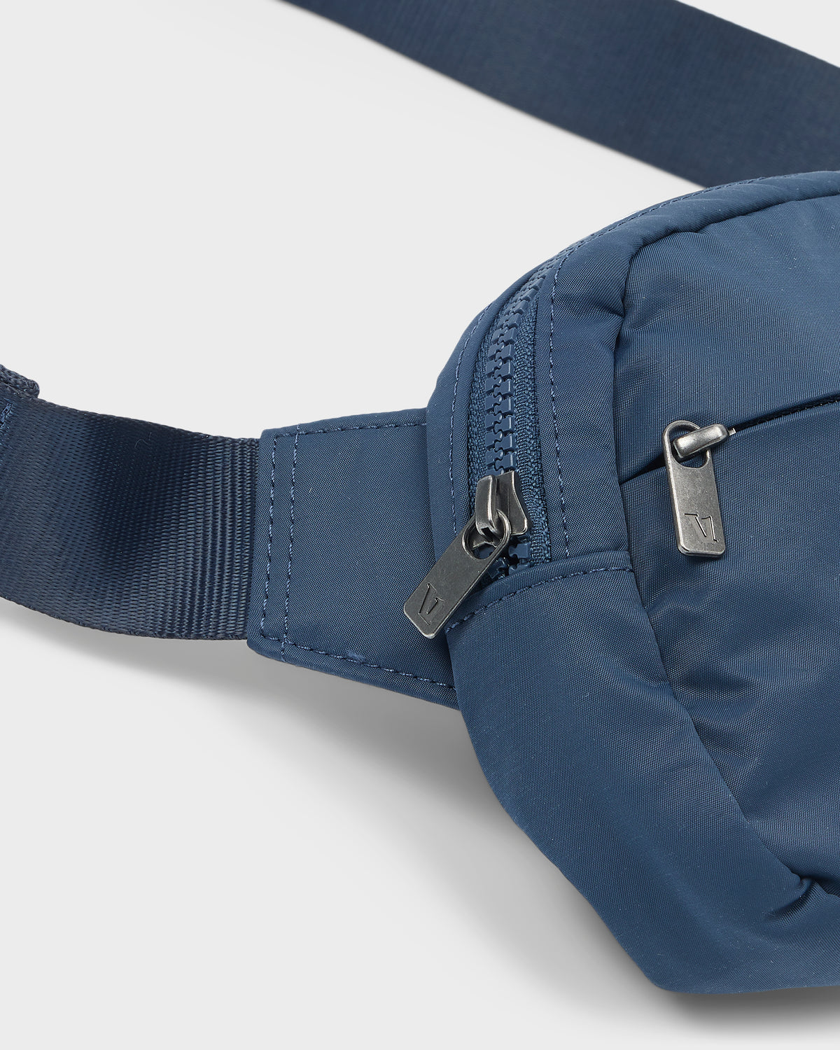All Around Hip Pack Ocean Blue Versatile Travel Bag | Vuori onsale - US 8355