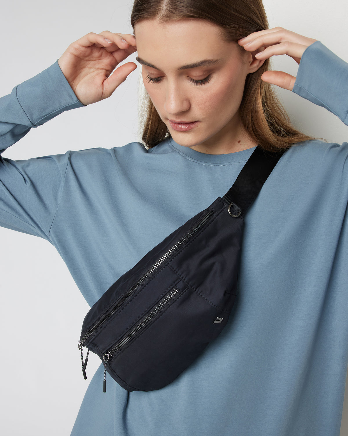 Vuori Sling Black Hip Pack | Vuori for sale - US 9353