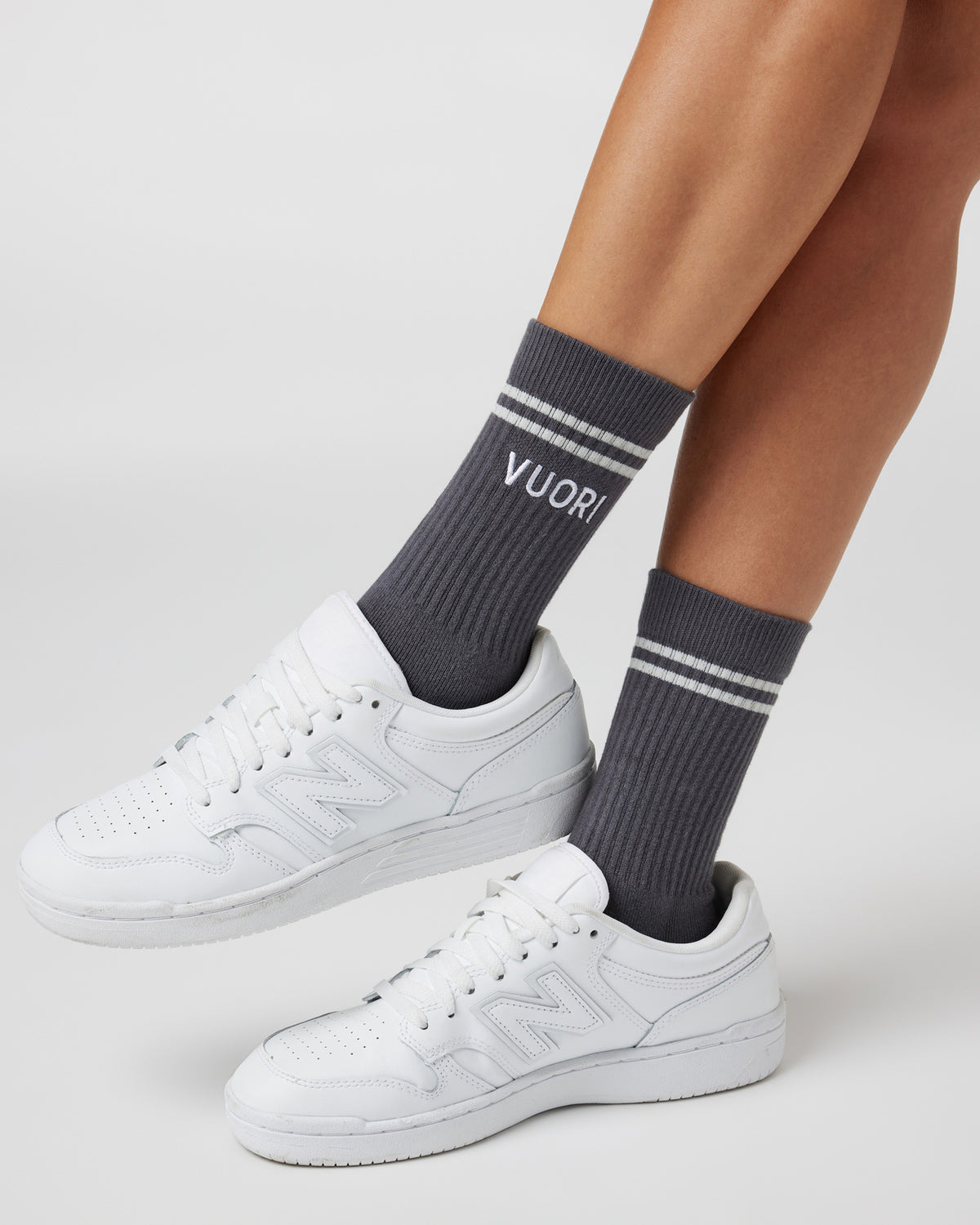 Vuori Crew Sock Charcoal Performance Crew Socks | Vuori online - US 8558