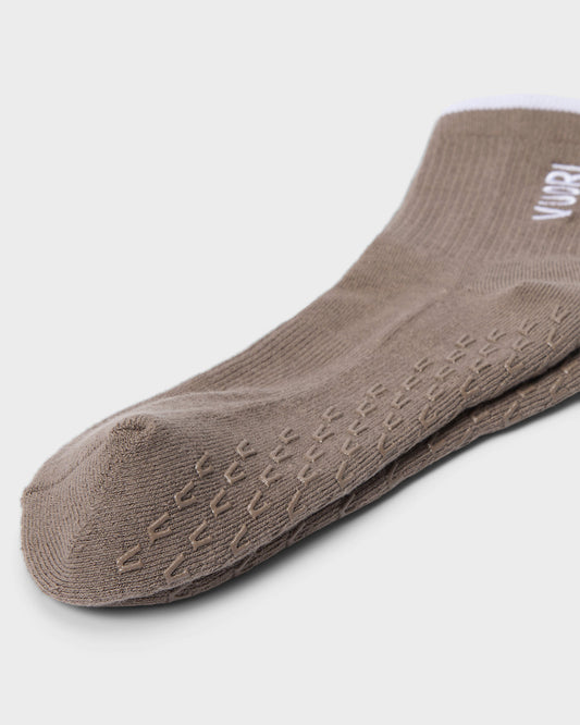 Half Crew Gripper Sock Smokey Taupe Grip Socks | Vuori shop - US 8840