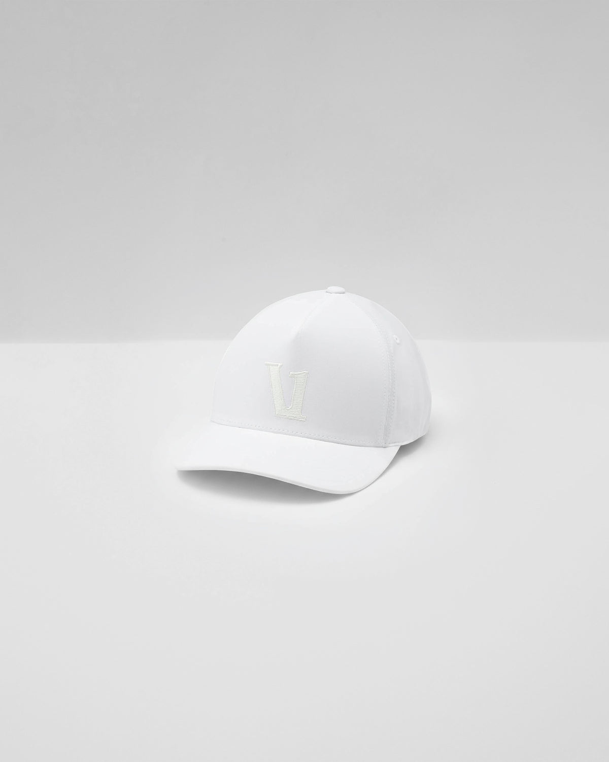 Magnitude Hat White Adjustable Snapback | Vuori online - US 6394
