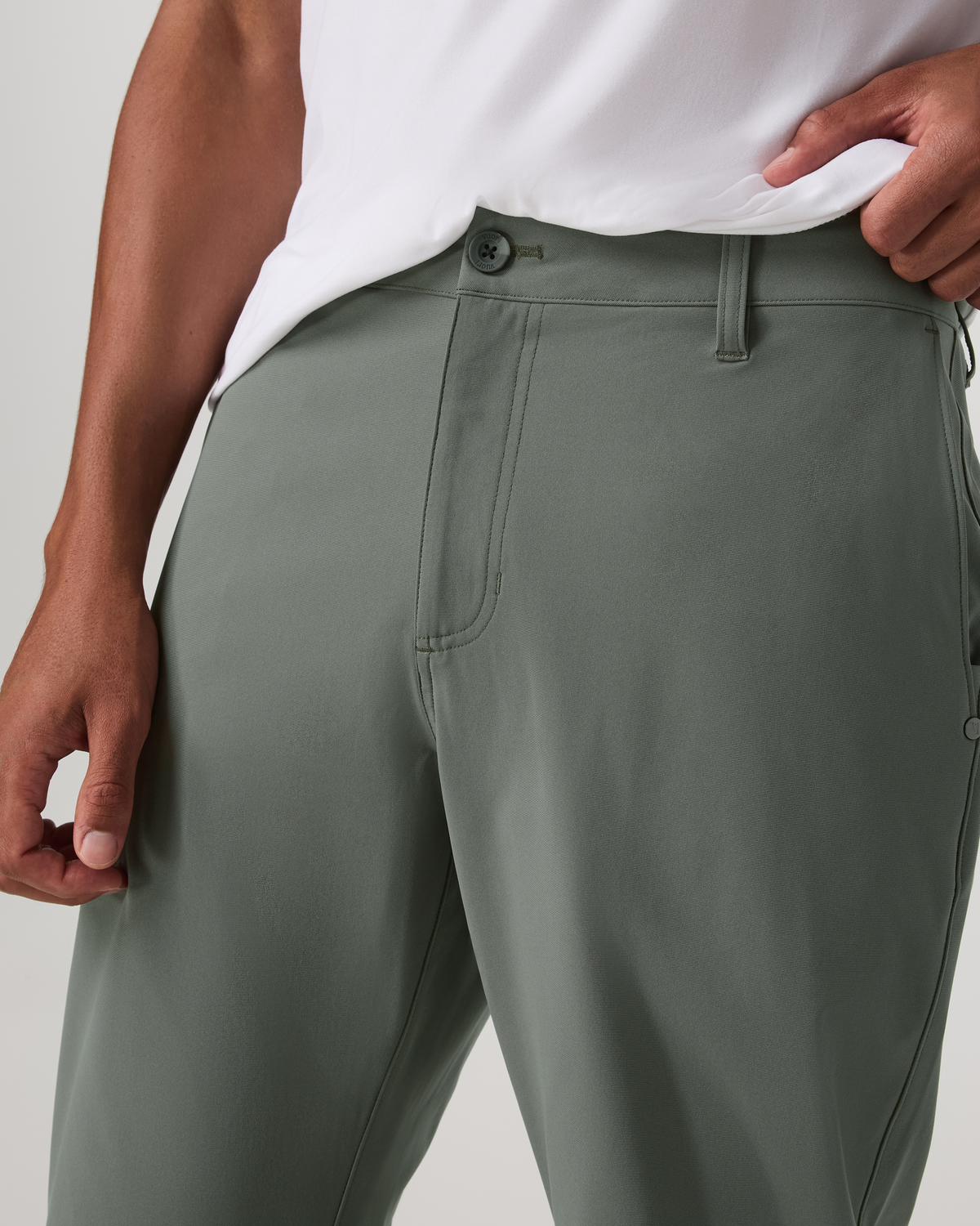 Meta Trouser Classic Fit 30" Men's Light Oregano Pants | Vuori for sale - US 6407