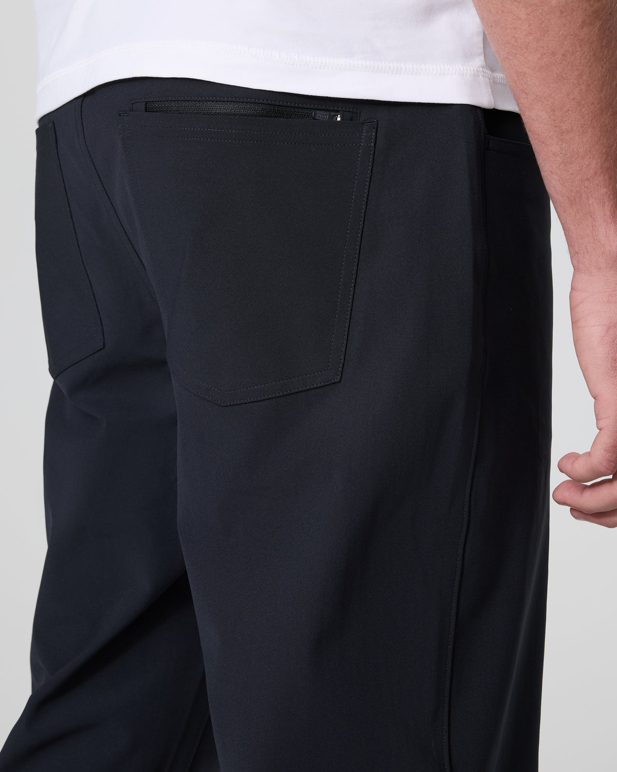 Meta Pant Classic Fit 34" Men's Black 5-Pocket Pants | Vuori online - US 8188