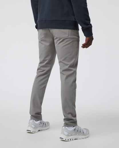 MetaTwill Pant Athletic Slim 32" Shiitake | Vuori online - US 8081
