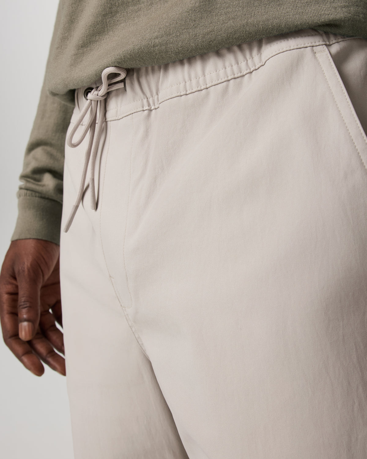 Men's Cascade Elastic Waist Trouser Classic Fit 30" Pewter | Vuori online - US 5074