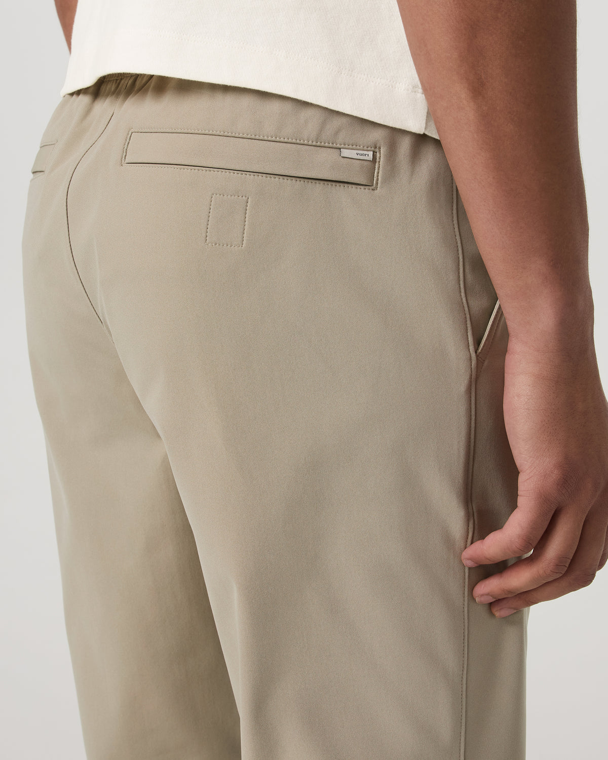 Meta Elastic Waist Pant Classic Fit 32" Men's Truffle Pants | Vuori onsale - US 3108