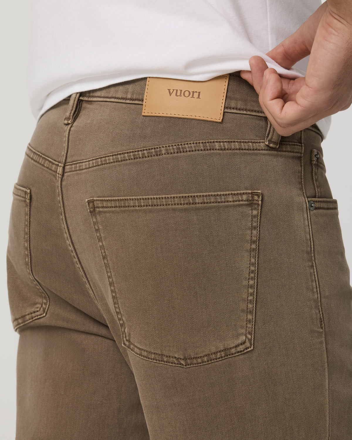 Men's Benton Stretch Twill Pant Classic Fit 30" Peppercorn | Vuori shop - US 2635