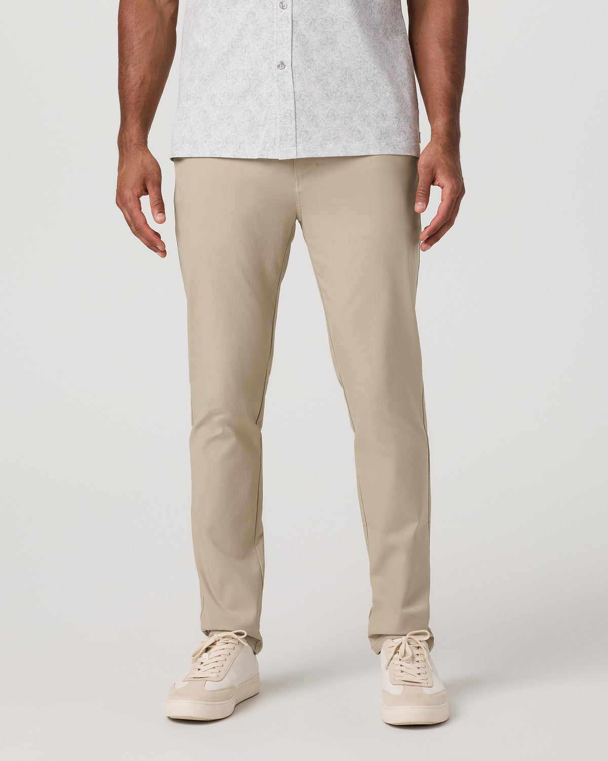 Men's Cascade Tech Chino Athletic Slim Fit 32" Trench | Vuori for sale - US 8850