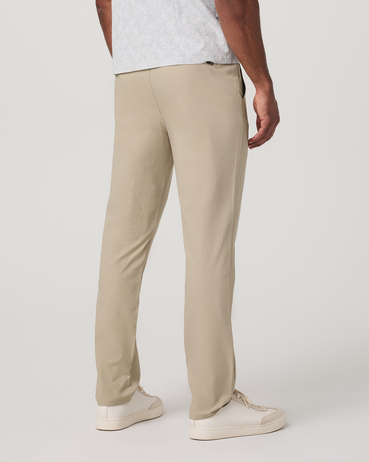 Men's Cascade Tech Chino Athletic Slim Fit 32" Trench | Vuori for sale - US 8850