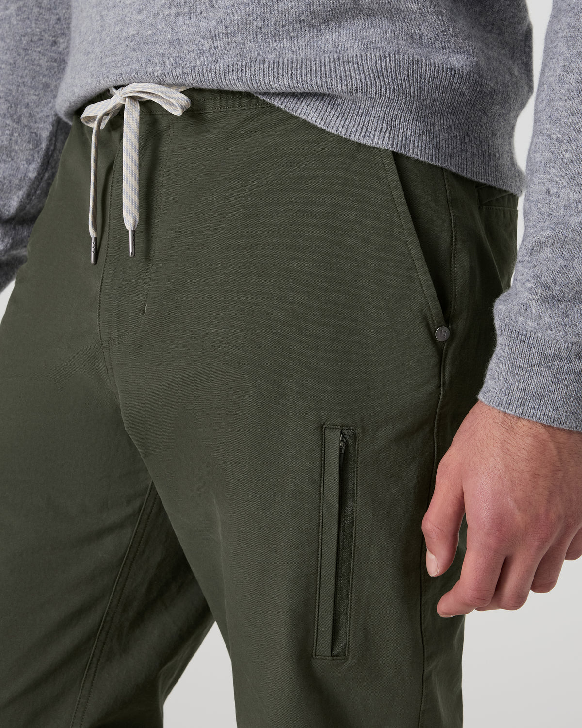 Barren Explorer Pant Classic Fit 30" Kale | Vuori online - US 6886