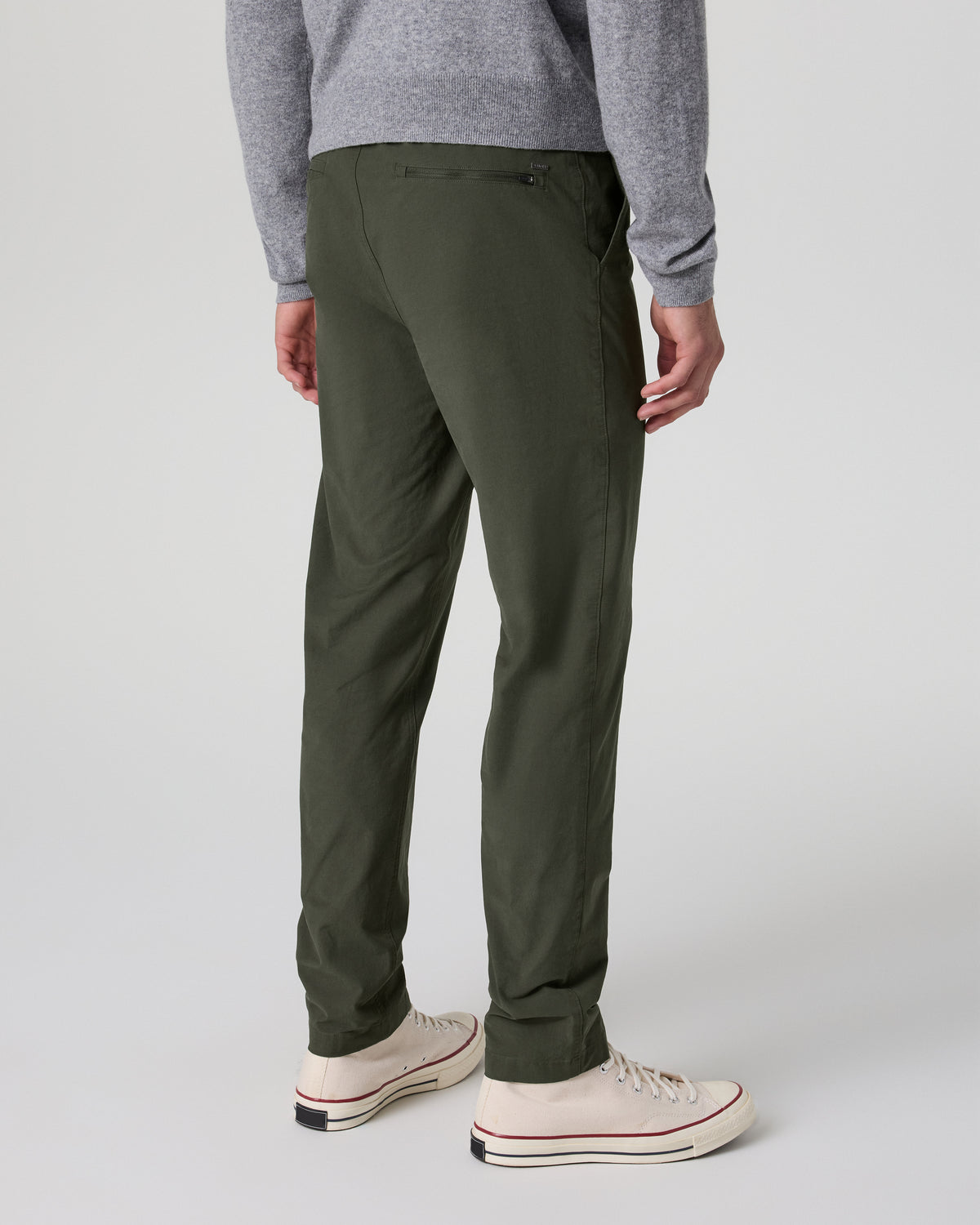 Barren Explorer Pant Classic Fit 30" Kale | Vuori online - US 6886