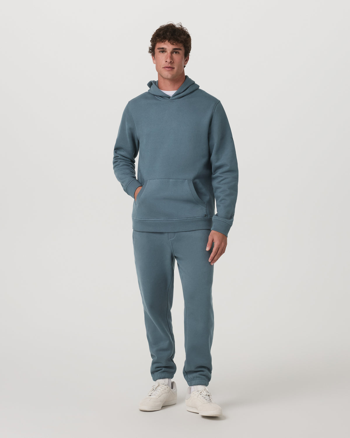 Seaside Sweatpant Blue Sea | Vuori online - US 7687