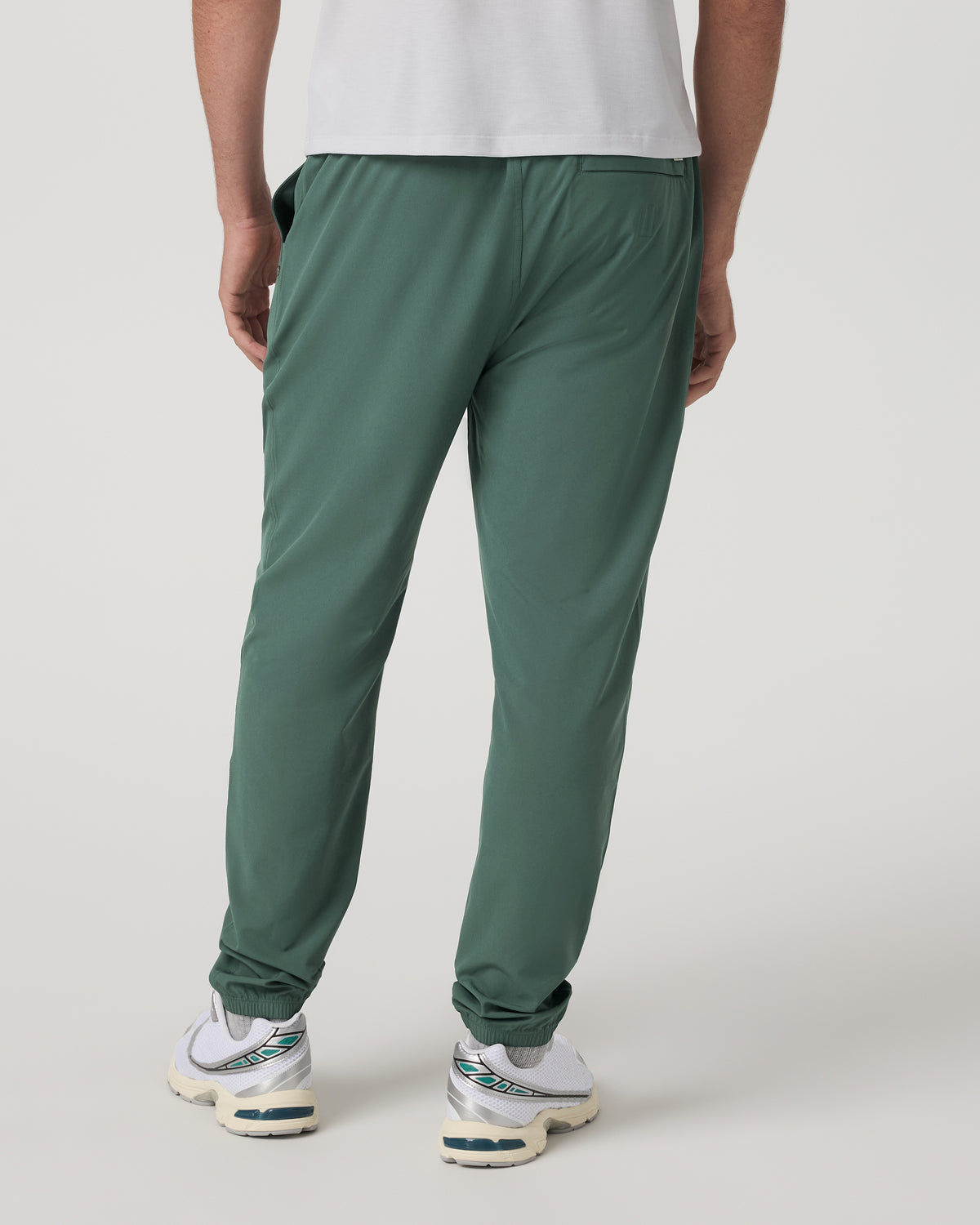 Kore Jogger Lined 28" Men's Agate Green Joggers with Liner | Vuori discount - US 8597
