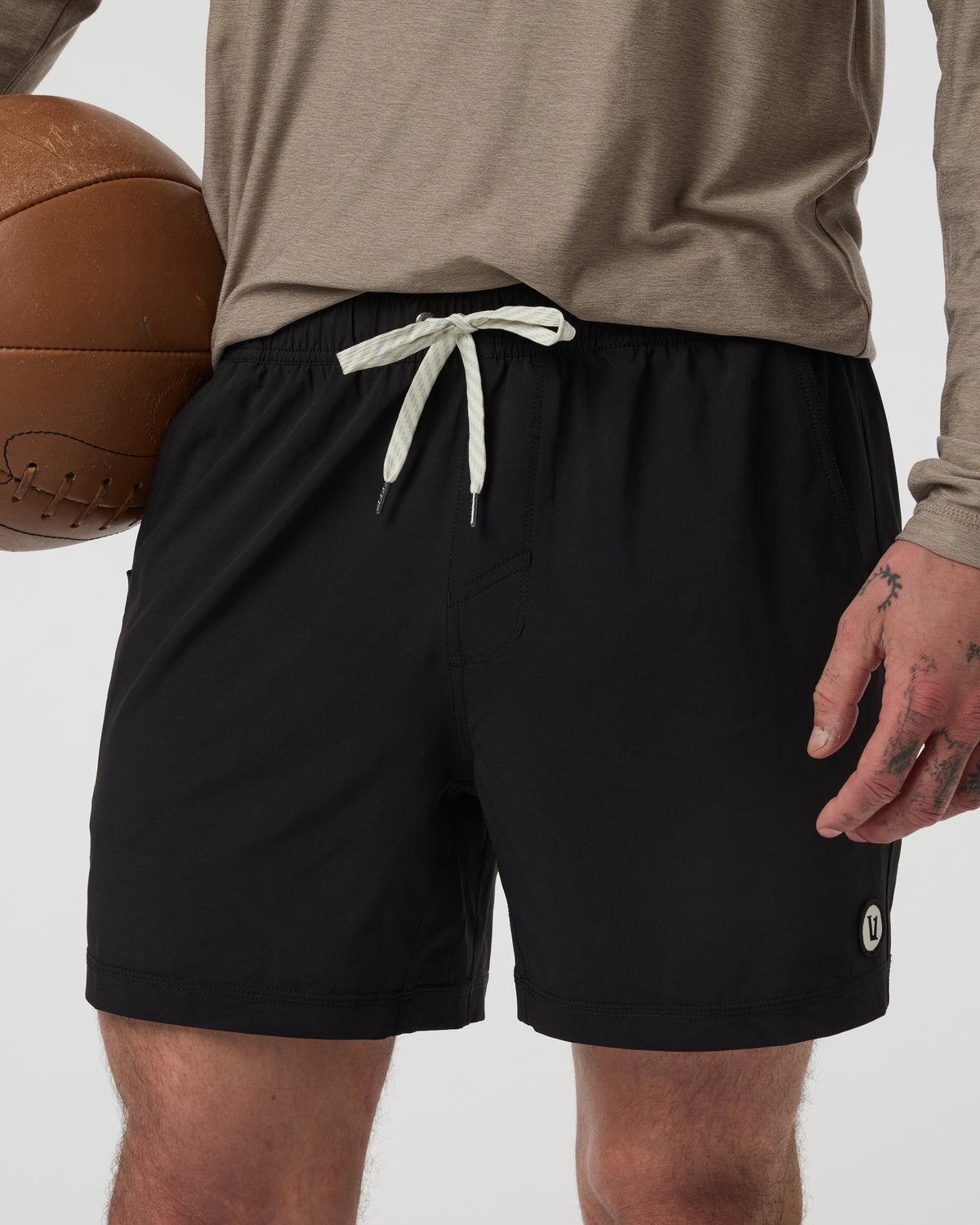 Kore Short Unlined Classic Fit 5" Black | Vuori shop - US 3640