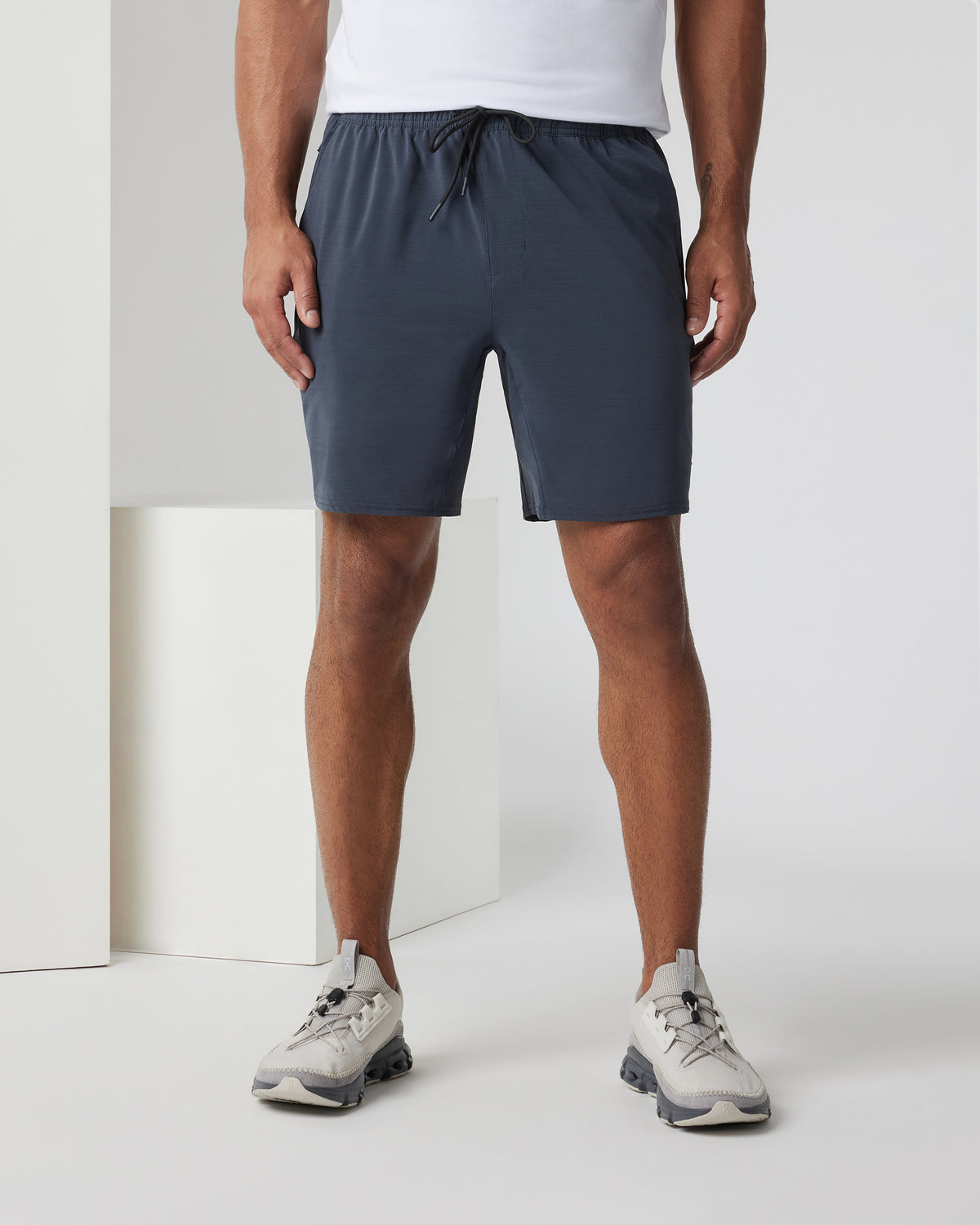 Elevate Kore Short Lined 7" Men's Navy Performance Shorts | Vuori shop - US 6750