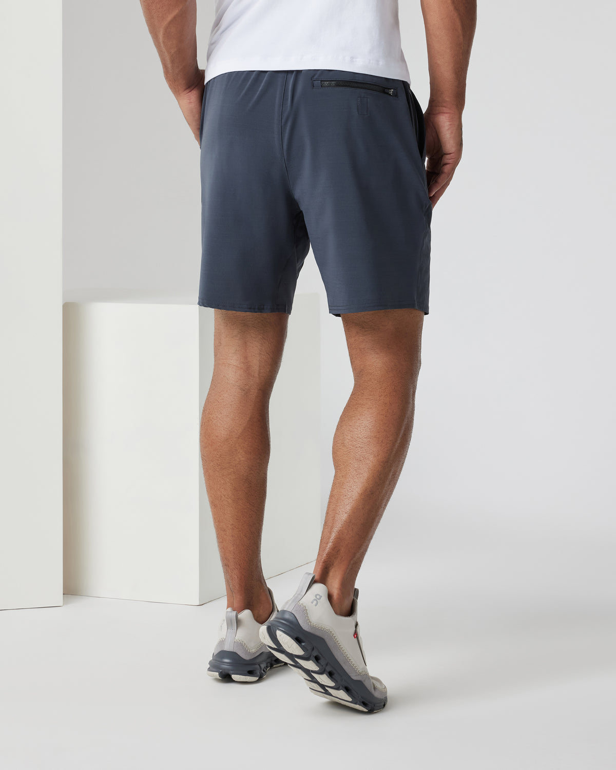 Elevate Kore Short Lined 7" Men's Navy Performance Shorts | Vuori shop - US 6750