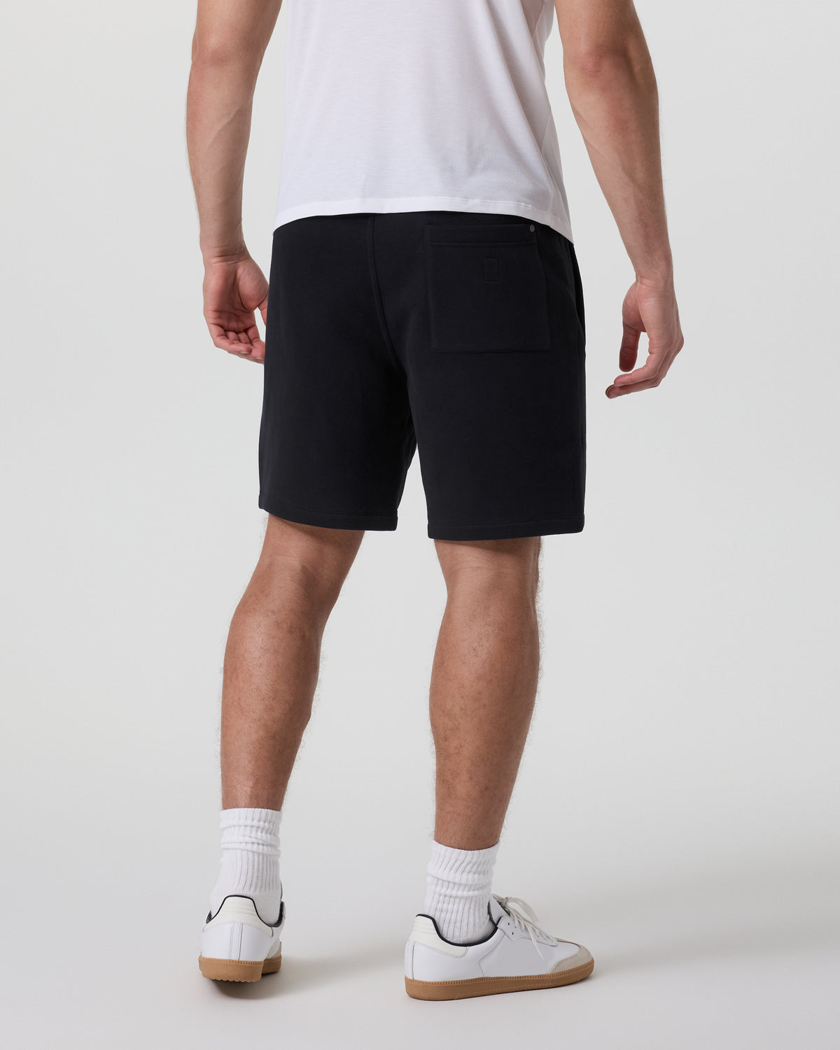 Seaside Short Classic Fit 8" Black | Vuori outlet - US 2250