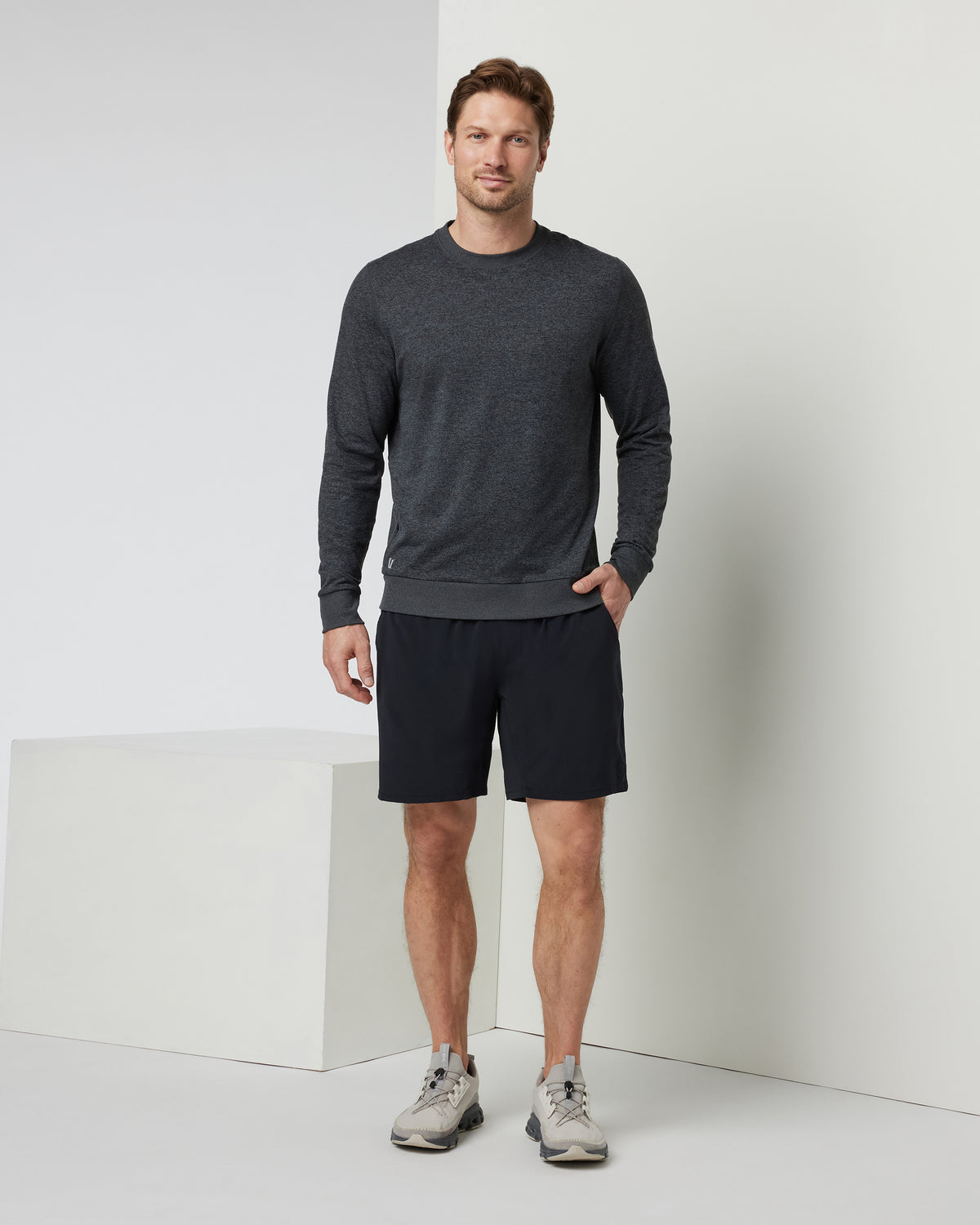 Kore Elevate Short Lined 7" Men's Black Shorts with Zip Pockets | Vuori discount - US 8848