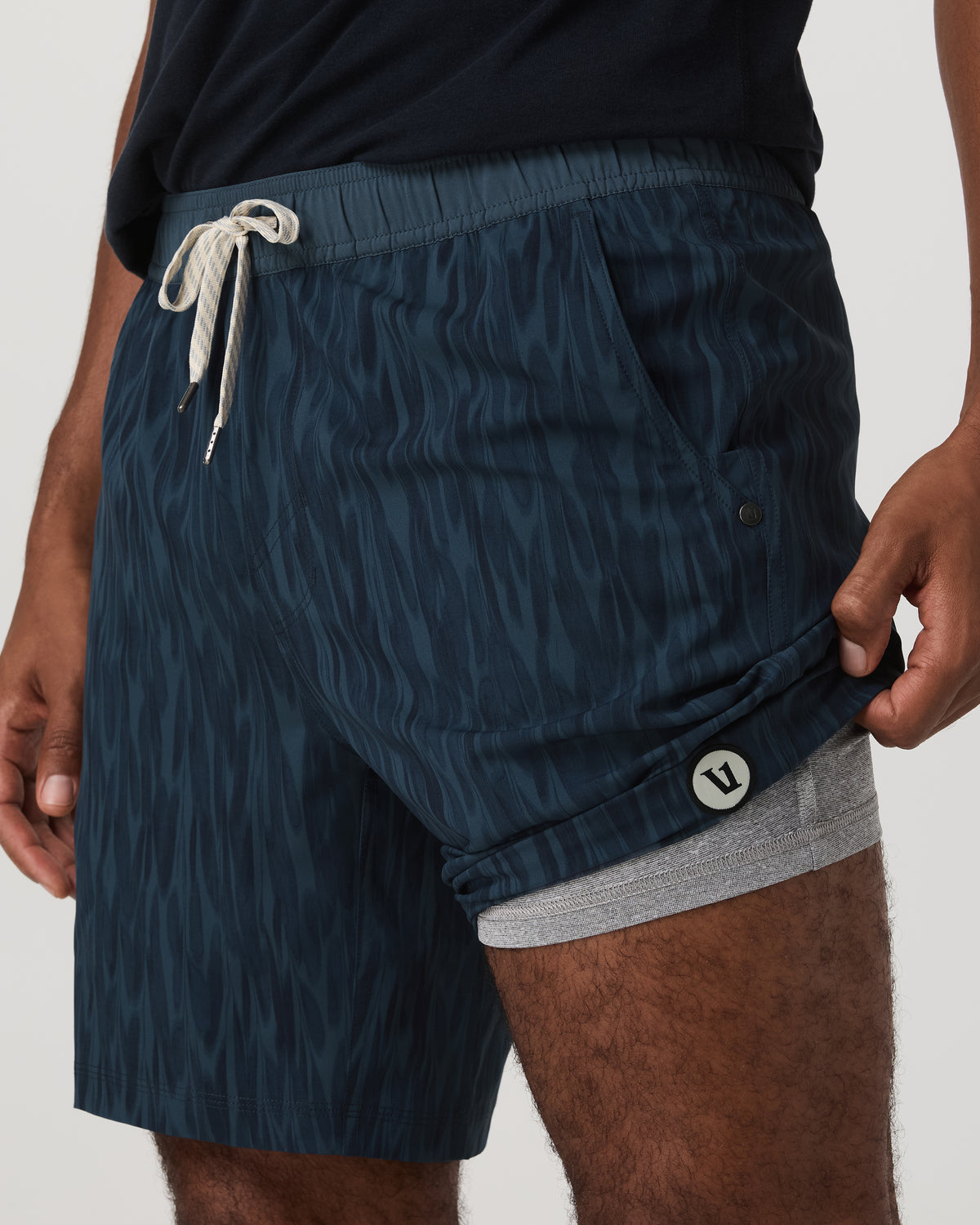 Kore Short Lined 7" Men's Shorts in Blue Sea Pampas | Vuori onsale - US 9245
