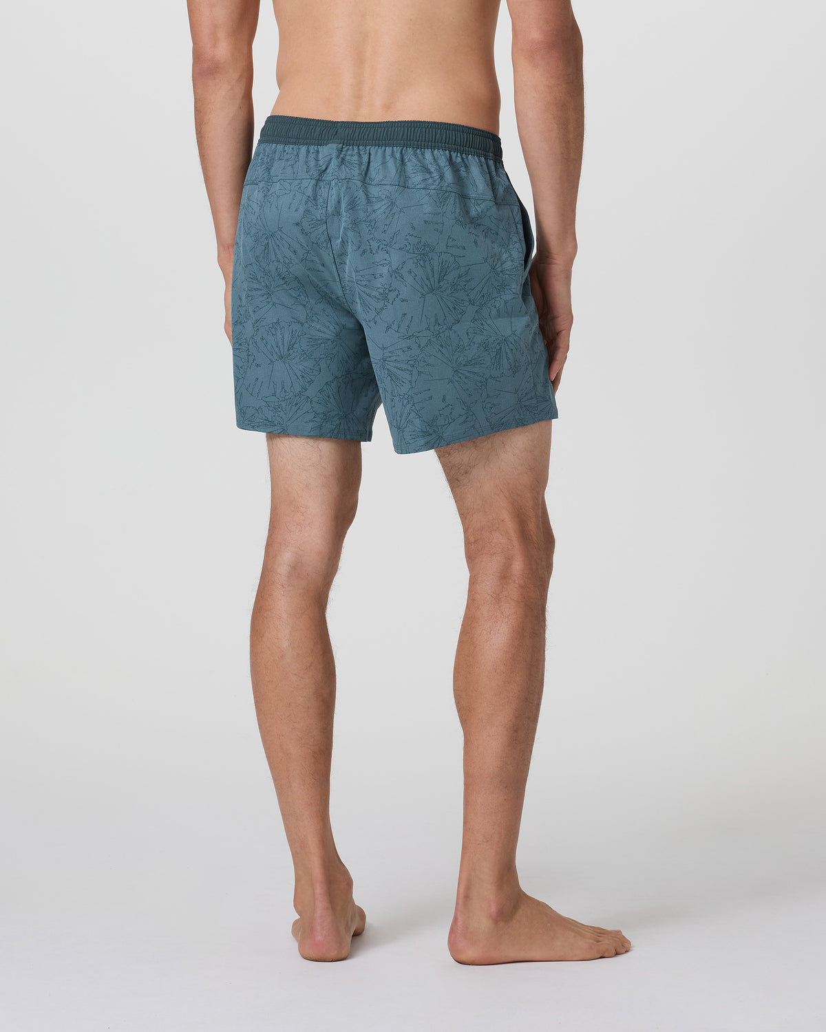 Maverick Volley Short Light Deep Sea Water Lily | Vuori sale - US 5376