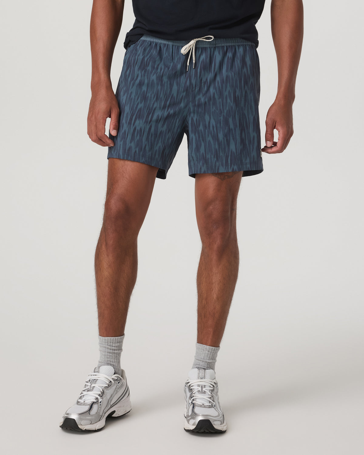 Kore Short Lined 5" Men's Blue Sea Pampas Fit Shorts | Vuori for sale - US 5872
