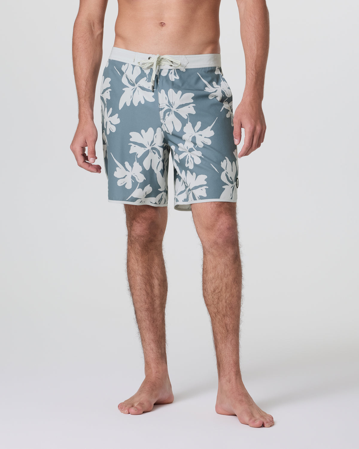Cruise Boardshort Dusty Blue Plumeria | Vuori onsale - US 9986