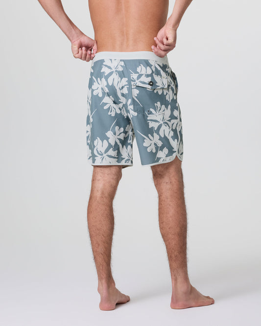 Cruise Boardshort Dusty Blue Plumeria | Vuori onsale - US 9986