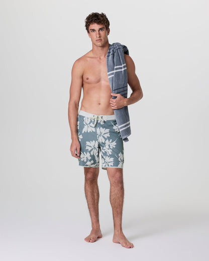 Cruise Boardshort Dusty Blue Plumeria | Vuori onsale - US 9986