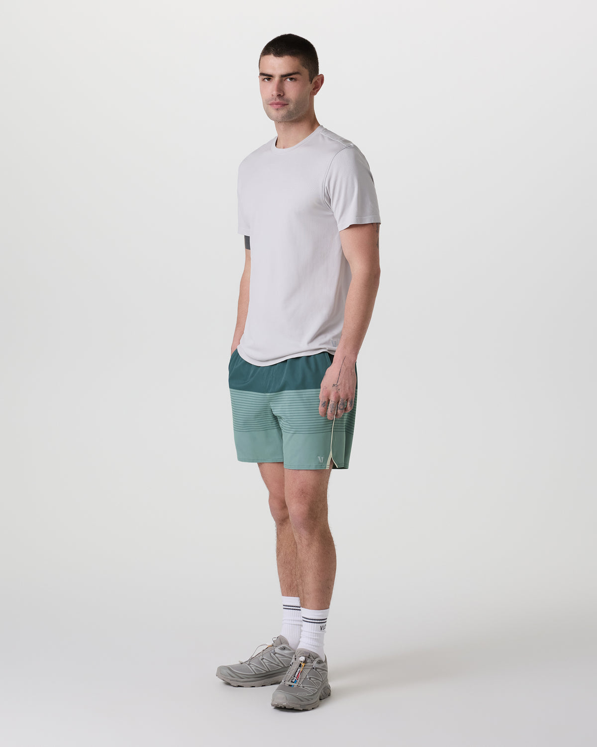 Trail Short 2.0 Light Deep Sea Stripe/Salt | Vuori online - US 3428